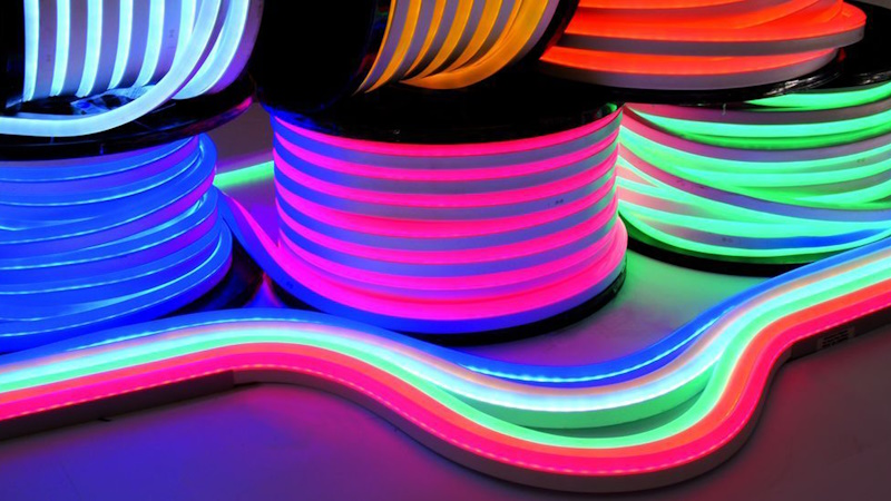 Неонова стрічка