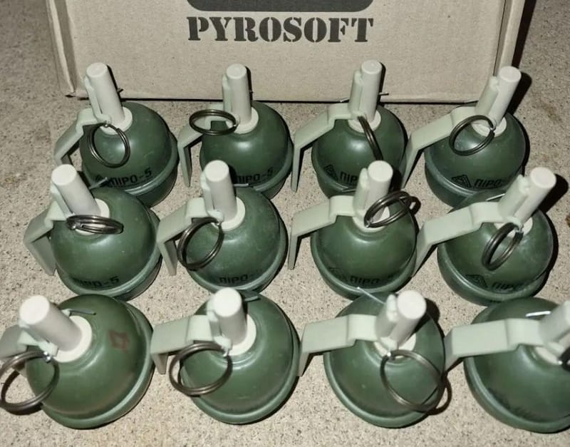 Види навчальних гранат: наповнювачі, ефекти, форм-фактори