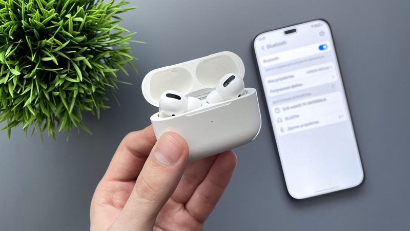 iPhone и AirPods